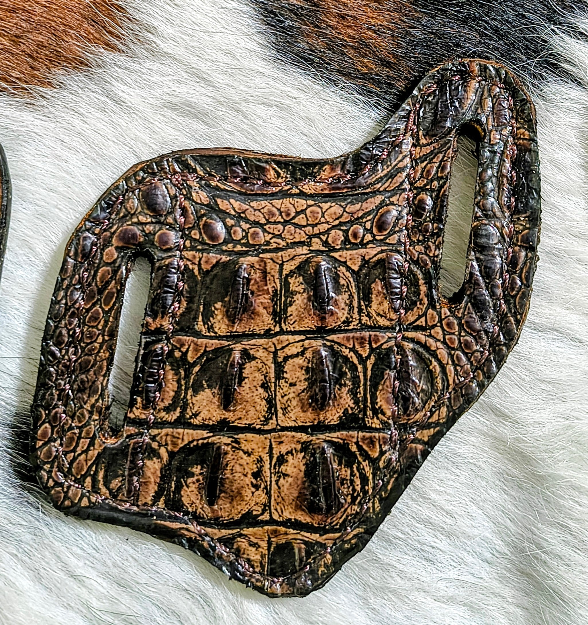 Embossed Brown Gator Knife Sheath (10-15)